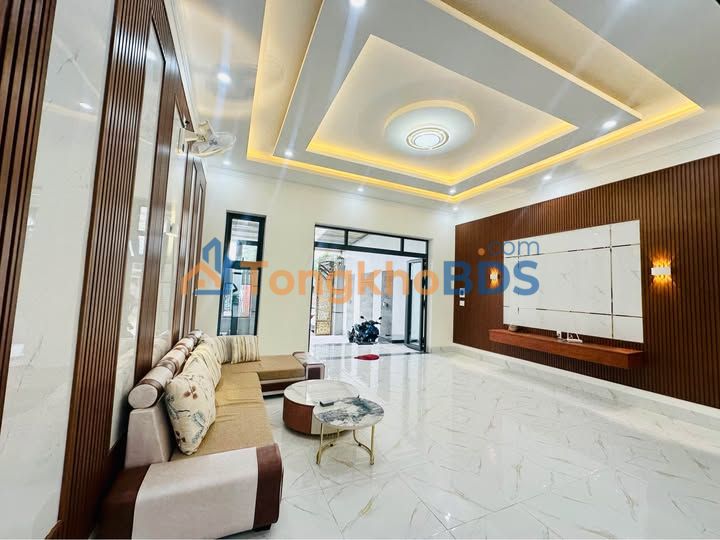 Nhà 2 Mê Hẻm Oto Trường Chinh, Pleiku - 194m² Sổ Hồng Chính Chủ