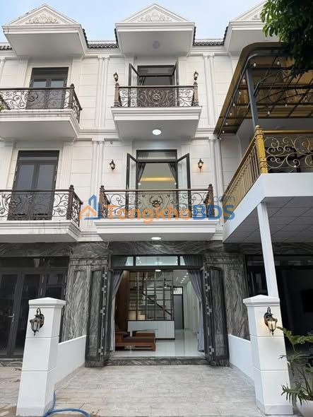 Nhà Phường Dĩ An 72m² (4x18m) - Hoàn Công, 4 PN, Giá 7 Tỷ