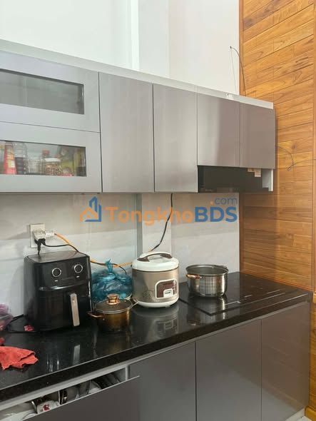 Nhà Đẹp Trung Tâm Quảng Phú - 140m² Full Nội Thất, Giá 3.x Tỷ