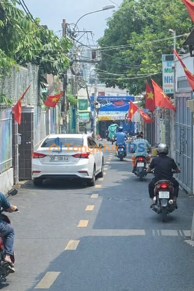 Nhà Mặt Tiền KD Lê Văn Việt, TP Thủ Đức - 125m², 8.6 Tỷ - Sổ Hồng Sẵn Sàng