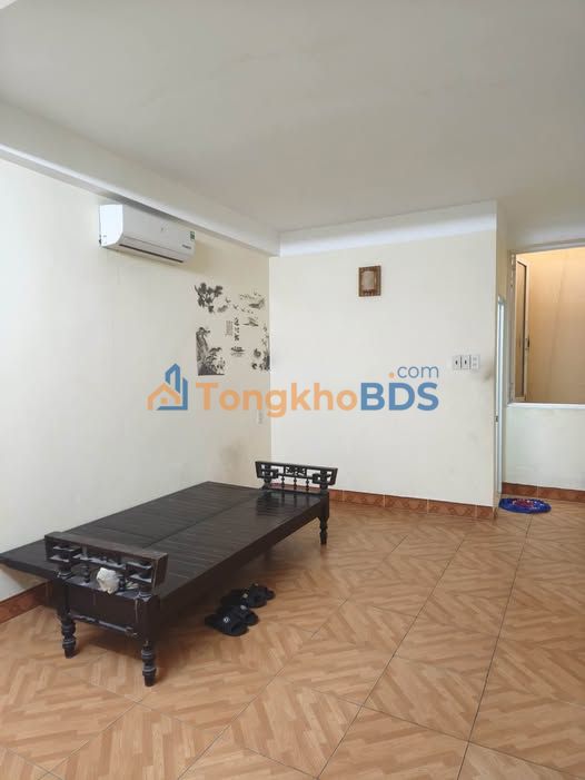 Nhà 63m² Hải Châu - Giá 5 Tỷ, 2.5 Tầng Kiên Cố, Gần Mặt Tiền Lớn