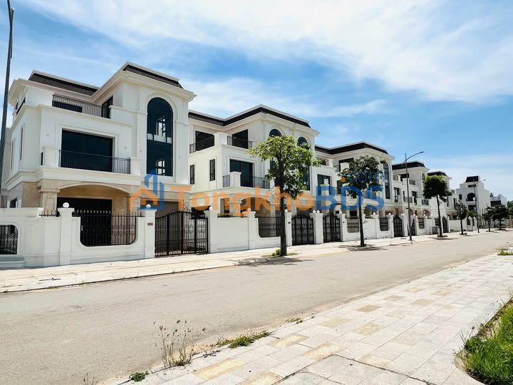 Bán Gấp Nhà Phố Phú Mỹ Lộc, Tam Quan 120m² - Sổ Hồng Hoàn Công