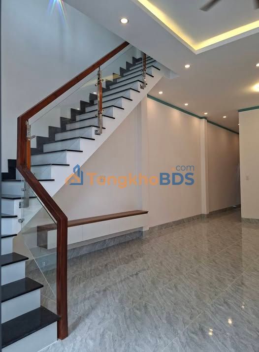 Nhà Mới 70m² - Sổ Hồng Riêng - 3PN - Ngay Khu Đô Thị Rickhome 2, TP. Thủ Dầu Một