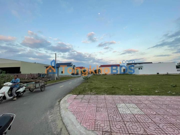 Đất Lô Góc 185.6m² Mặt Tiền 8.5m Xã Cát Tân, Phù Cát - Giá Tốt