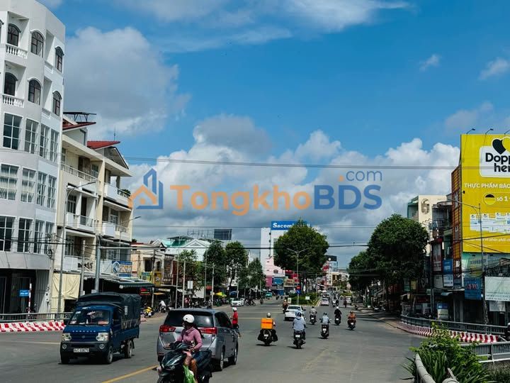 Nhà Mặt Tiền Nguyễn Đáng, Trà Vinh - 82m², Sổ Hồng Riêng, Giá 6.2 Tỷ