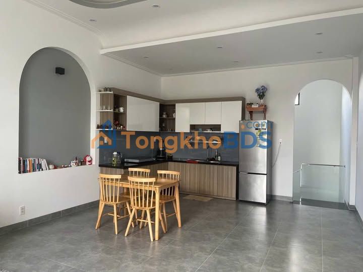 Nhà Phường 2 Bảo Lộc 110m² - Hai Mặt Tiền, Gara Oto, View Đẹp - Giá 2.5 Tỷ