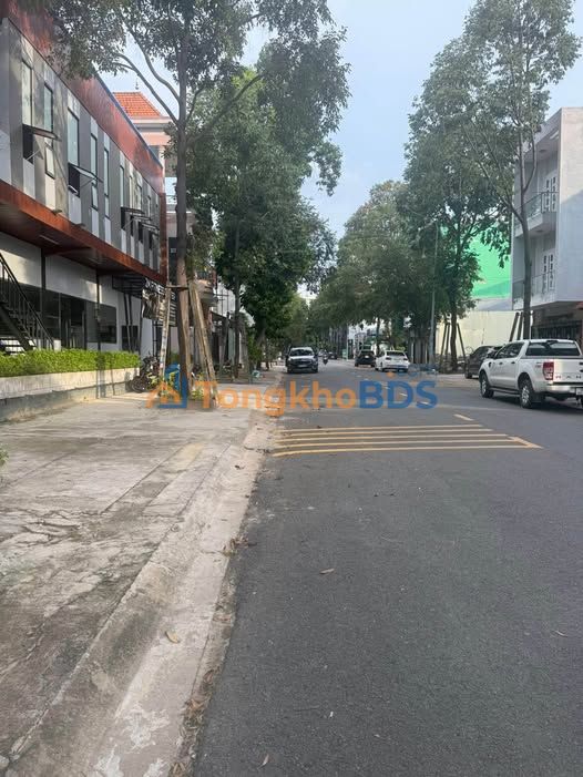 Nhà Mặt Tiền Đường D Chánh Nghĩa - 100m² Thổ Cư - Giá Hơn 7 Tỷ