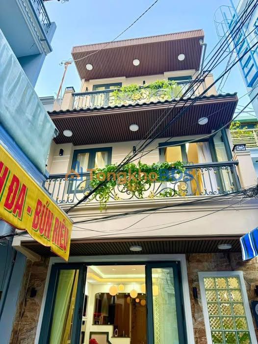 Nhà Hẻm Vip Huỳnh Văn Bánh, Phú Nhuận - 30m², 3 Lầu, Giá 6.3 Tỷ