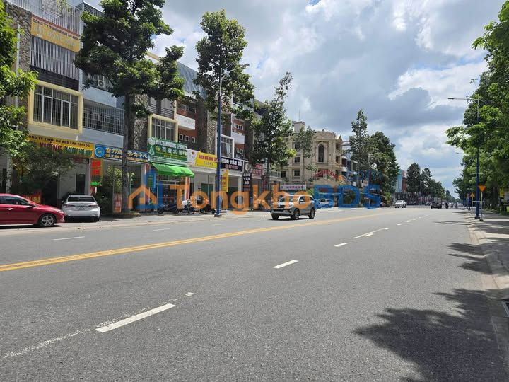 Cho thuê mặt tiền KD Đồng Khởi, TDM - 3 tầng, giá 22 triệu/tháng