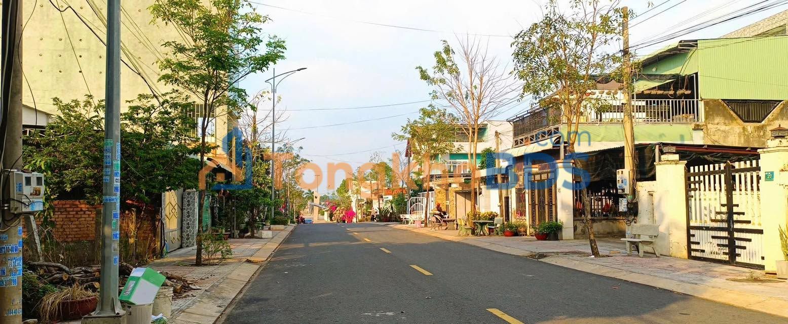 Đất Nền Đồng Xoài 275m² Hướng Tây Bắc - Sẵn Sổ Hồng, Giá 3.2 Tỷ