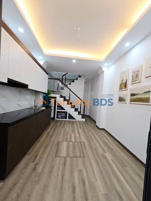 Nhà 5 Tầng Hoàng Hoa Thám, Ba Đình - 20m² - 3 Ngủ - Full Nội Thất
