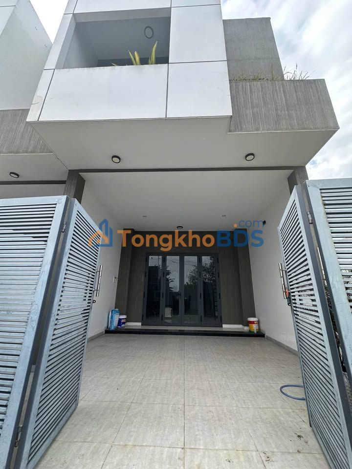 Nhà hẻm Cấp 1 YWANG Buôn Ma Thuột 105m² 2.59 tỷ - Ô tô vào tận nhà