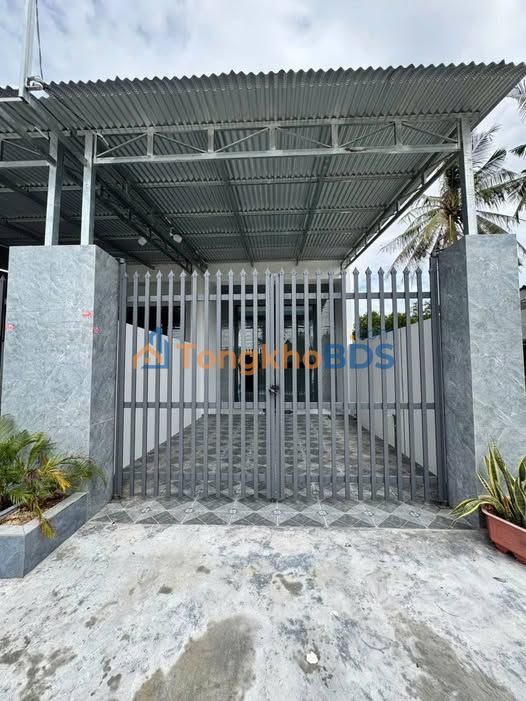 Nhà 100m² Phường Hòa Thành, Tây Ninh - Sổ Hồng Thổ Cư, Sân Ô Tô