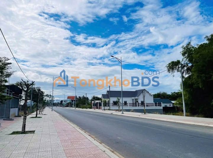 Đất Nền Mặt Tiền Trà Vinh - 1.8 Tỷ, Sổ Đỏ Thổ Cư, Gần Trung Tâm