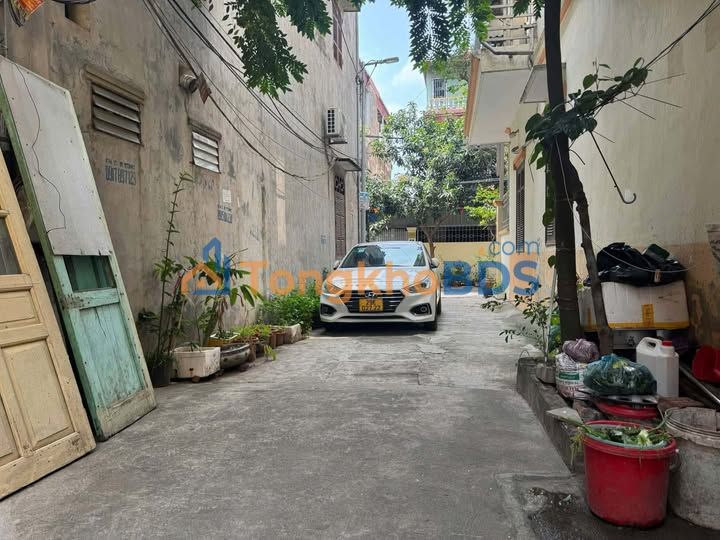 Nhà 50m² 5 tầng mặt phố Chu Huy Mân, Long Biên - Giá 9.9 tỷ