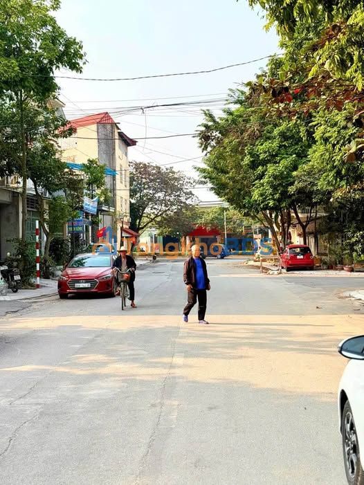 Đất nền Vĩnh Yên 100m² giá 3.6 tỷ - Sổ đỏ chính chủ