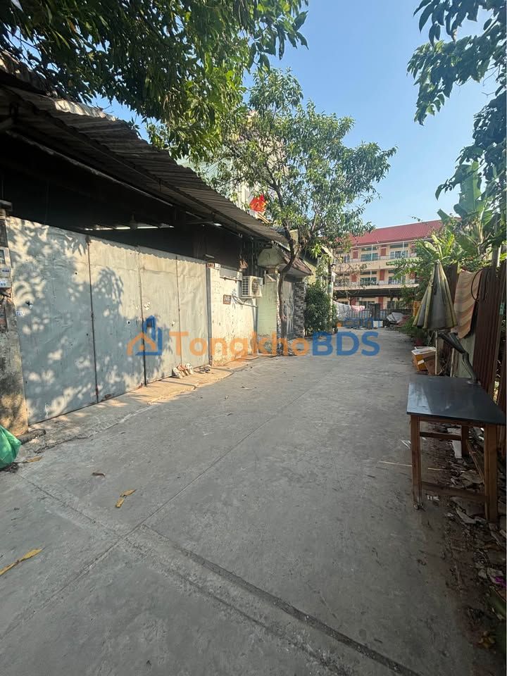 Bán Đất Hóc Môn 240m² 2 Sổ Hồng, Đường Xe Tải - Giá 5.6 Tỷ