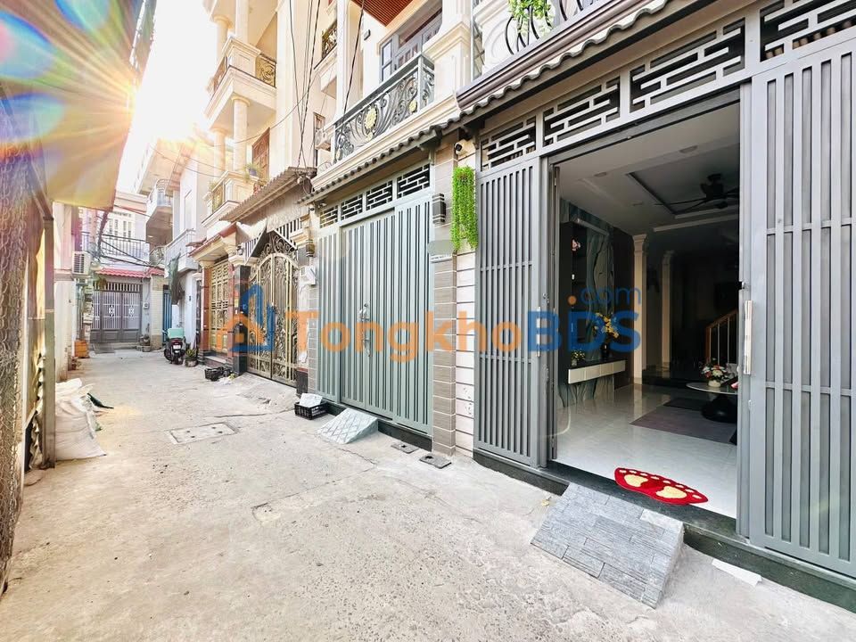 Nhà Chính Chủ Gò Vấp 40m², 3 Tầng, Hẻm Ô Tô Giá 5.78 Tỷ