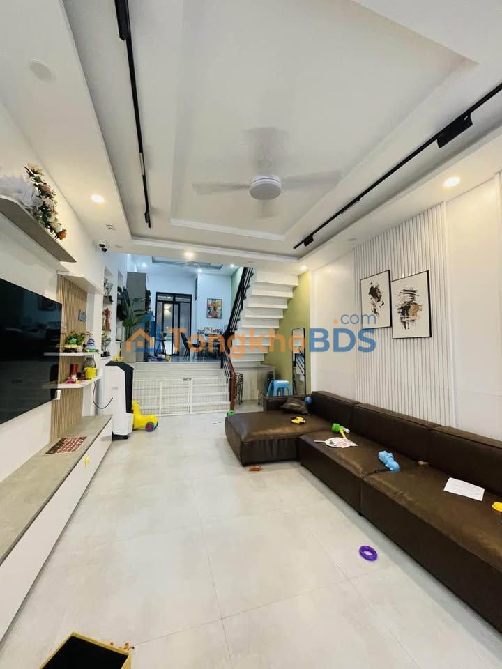 Nhà Đẹp Phan Đình Phùng, Tân Phú - 68m², 3 Tầng, Sổ Hồng, Giá 12.5 Tỷ