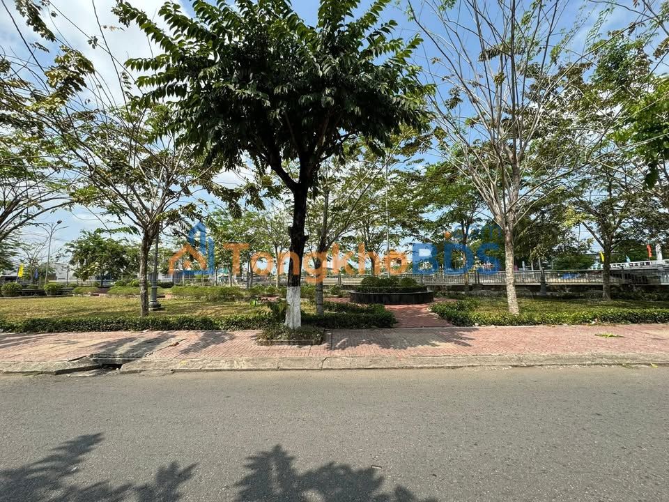 Mặt Tiền Bờ Kè Phường 1 Vĩnh Long - 10 Triệu/Tháng, View Công Viên