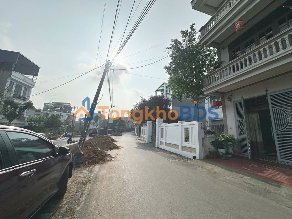 Bán đất tặng nhà 3 tầng Việt Trì 143m² - Hướng Bắc, ô tô tránh