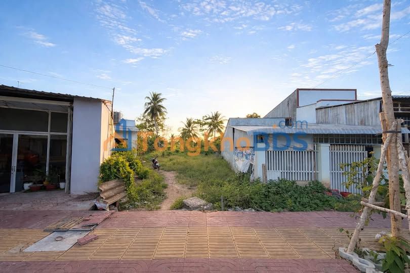 Bán Đất Nền Biệt Thự Mặt Tiền Nguyễn Văn Nhung, Vĩnh Long - 447.6m² View Sông Thoáng Mát