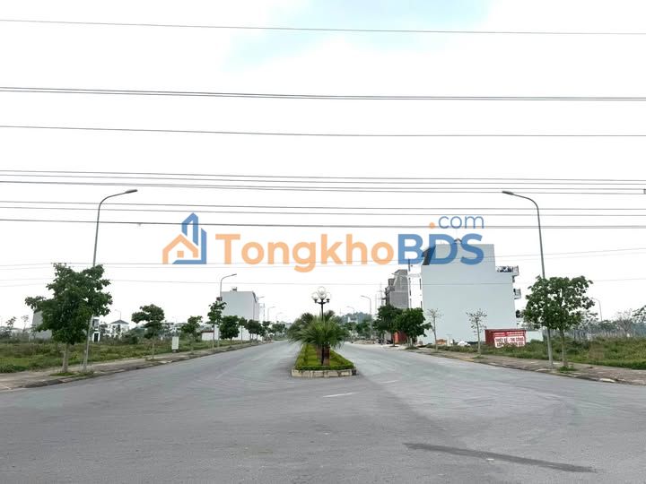 Đất Lô Góc 170m² Đối Diện CC Xã Hội Vĩnh Yên - Giá Đầu Tư 6.8 Tỷ