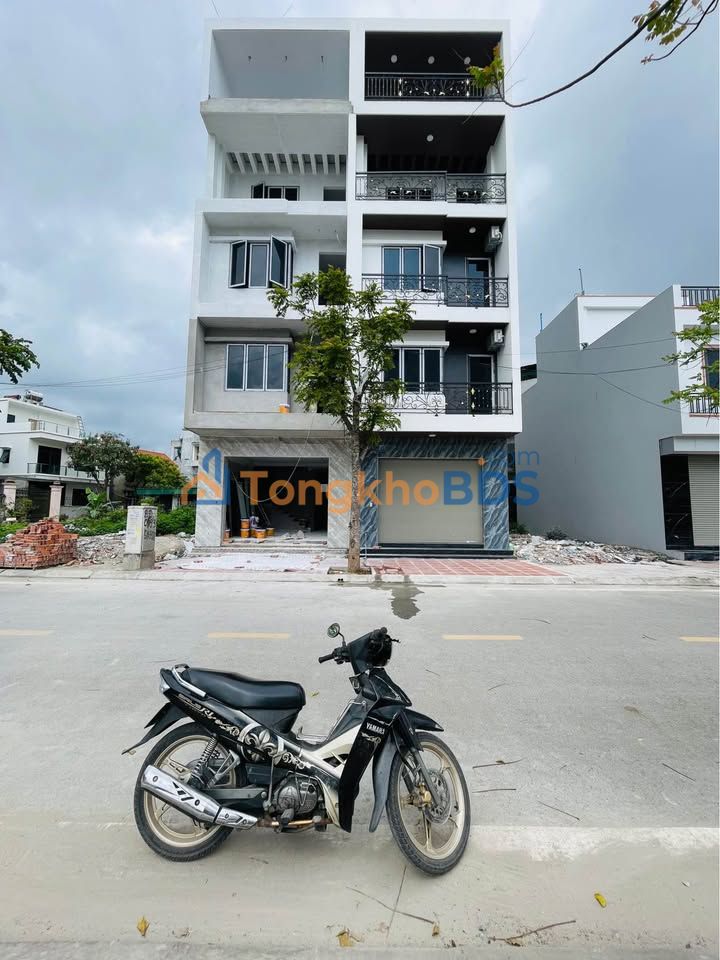 Nhà 4.5 Tầng, Thang Máy, Đường Đá Đông Hưng - 5 Tỷ