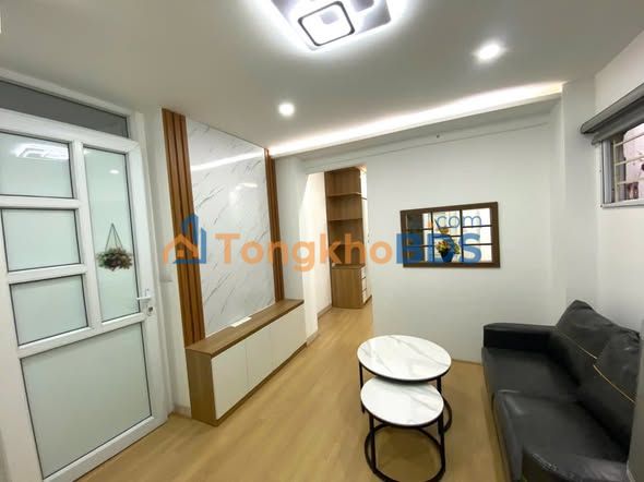 Nhà riêng Đội Cấn 50m² giá 2.4 tỷ - Sẵn sàng ở ngay
