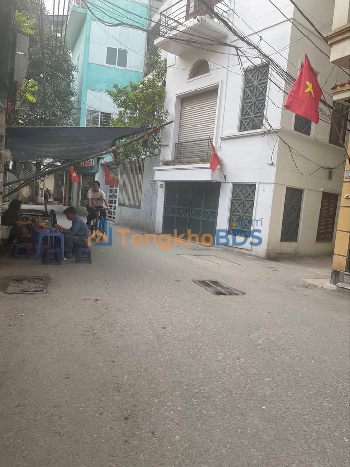 Nhà Lò Đúc Hai Bà Trưng 42m² hơn 10 tỷ - Ô tô vào nhà