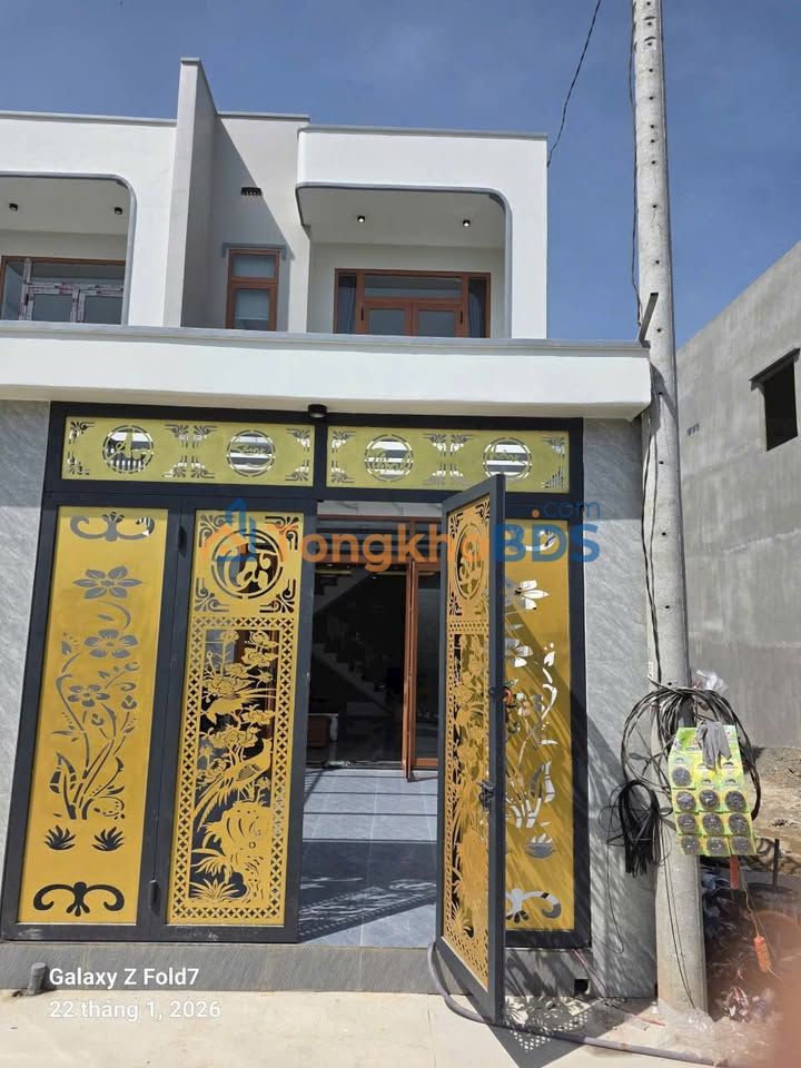 Nhà Phố Đức Hòa Long An 100m² - 4PN, Đường 6m, Giá 2.55 Tỷ