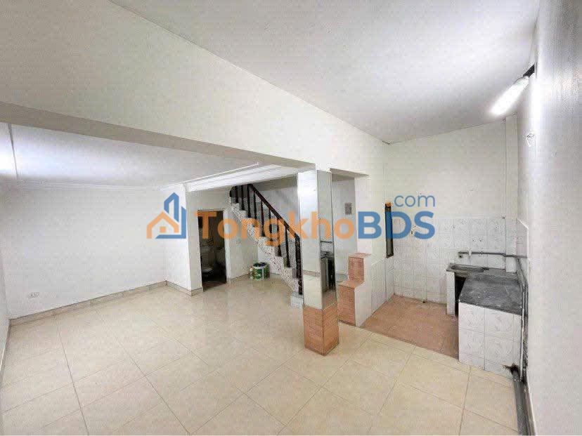 Cho thuê nhà nguyên căn Phố Ái Mộ, Long Biên - 120m² 4 tầng, 2PN, giá 8 triệu