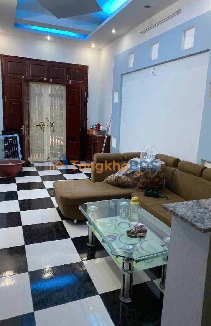 Nhà Phố Thượng Thanh 47m² - 3 Tầng, Sổ Đỏ Chính Chủ, Giá 8.8 Tỷ