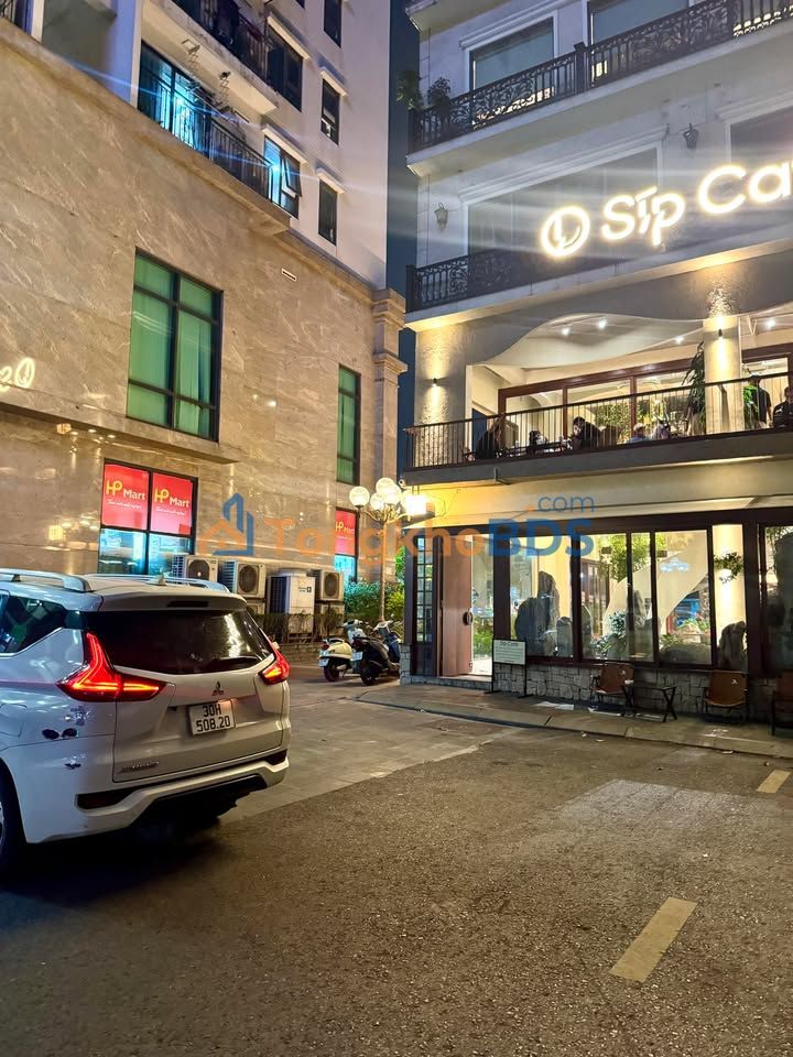 Nhà phố Long Biên 135m² 31 tỷ - Mặt tiền kinh doanh