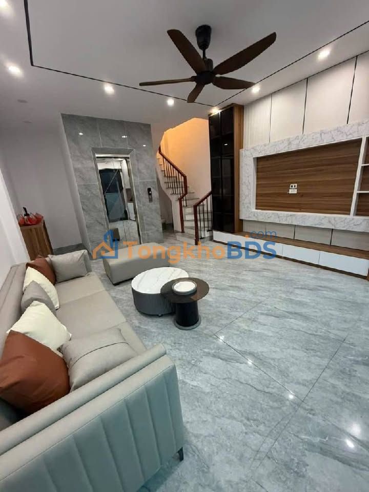 Nhà Lô Góc Đàm Quang Trung, Long Biên - Thang Máy, Full NT, 40m² x 6 Tầng