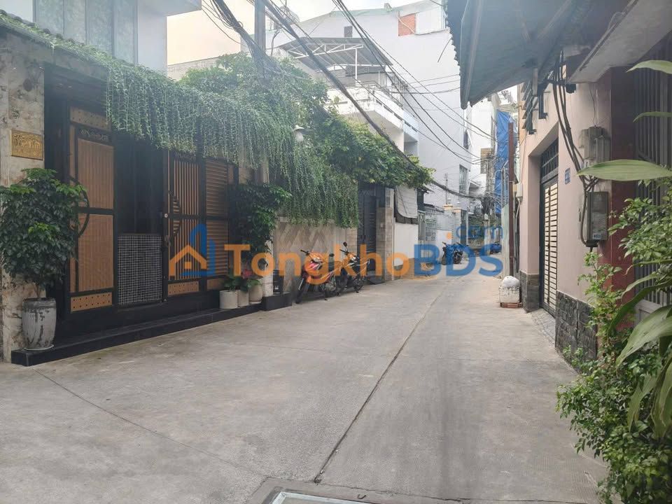 Nhà 3.5x16m CMT8, Q10 - Giảm Sâu 9.5 Tỷ, Hẻm 8m Xe Hơi