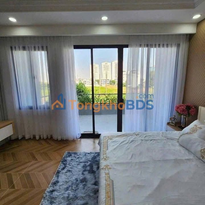 Nhà Thang Máy Mặt Tiền D4 Phạm Hữu Lầu, Q7 - 90m² Giá 17.5 Tỷ