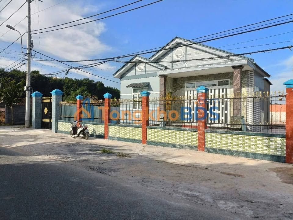 Nhà Mặt Tiền Phú Hòa Đông Củ Chi 879m² - Giá 8.5 Tỷ TL