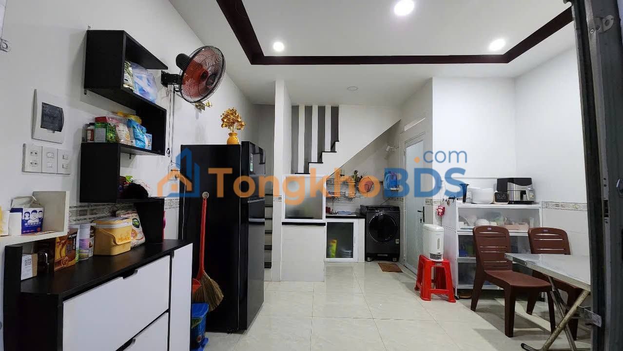 Nhà Phước Hải Nha Trang 20m² Giá 1.7 Tỷ - Hẻm Xe Máy, Hoàn Công