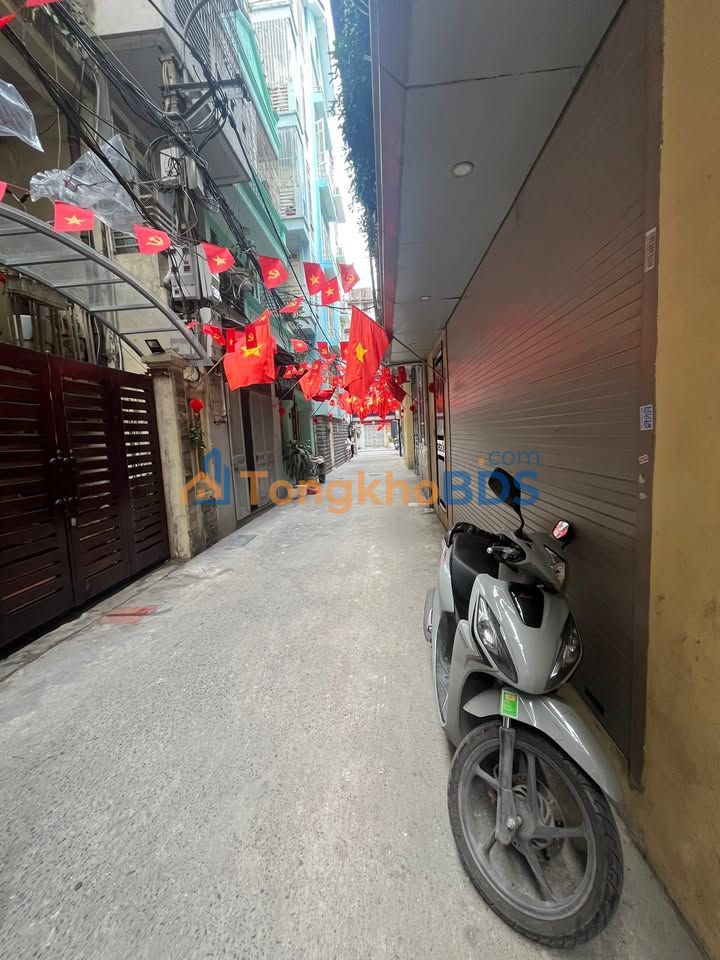 Nhà Phân lô Cán bộ 6 Tầng - 30m² - Ngõ 13 Khuất Duy Tiến - 7.x Tỷ