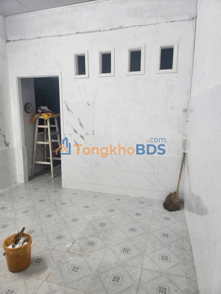 Nhà Nguyên Căn 2 Tầng Hẻm Bùi Văn Danh, Long Xuyên - Giá 2.5 Triệu/Tháng