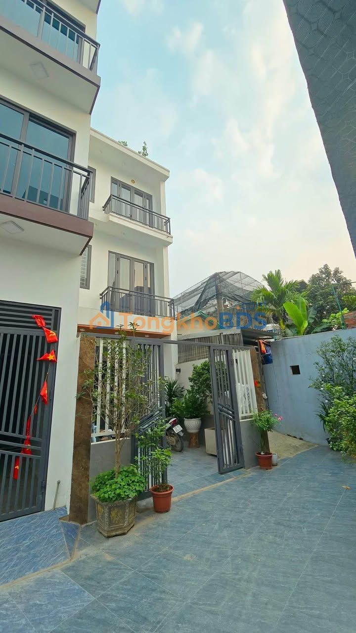 Nhà 60m² Đông La, Hoài Đức - 3.5 Tầng, Full Nội Thất, Sổ Đỏ Sẵn Sàng