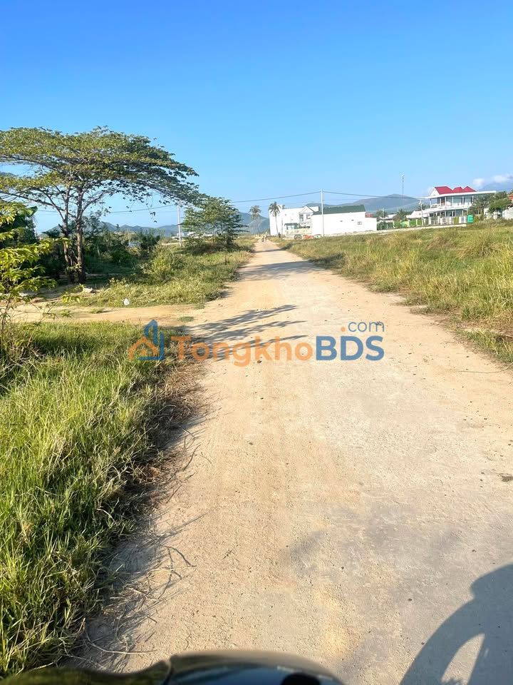 Đất Nền Vạn Ninh 400m² - Sổ Thổ Cư Sẵn Sàng, Giá 2.9 Tỷ