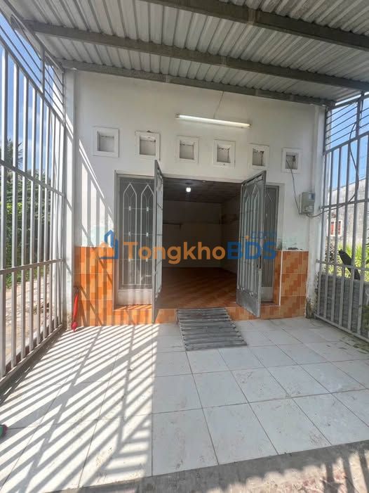 Nhà Hẻm Ngô Văn Sở Rạch Giá 64m² Giá 2 Triệu/Tháng - Sân Đậu Xe Rộng Rãi