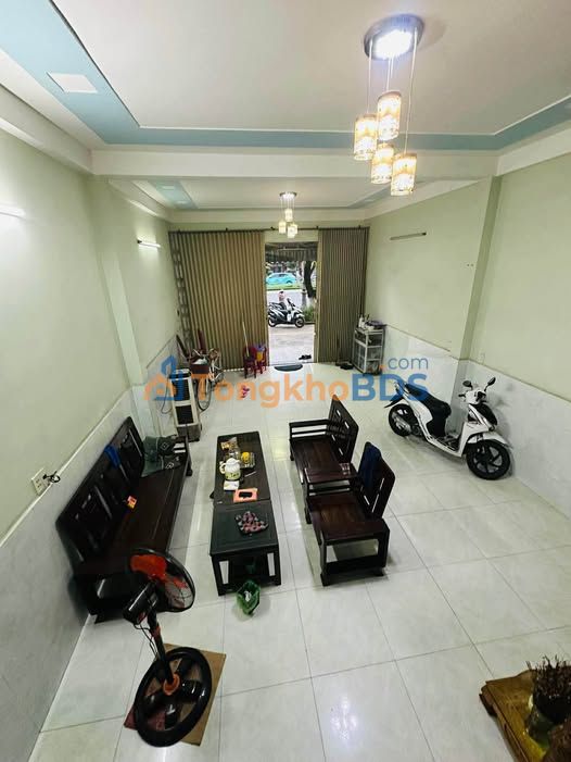 Nhà mặt tiền Hoàng Thị Loan 100m² 11 tỷ - Sẵn sàng ở ngay