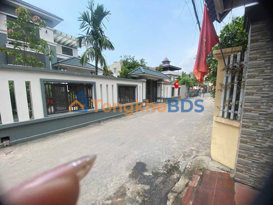 Nhà 3 Tầng Cẩm Trung, Cẩm Phả - 106m², 4.75 Tỷ, Sân Vườn Đẹp