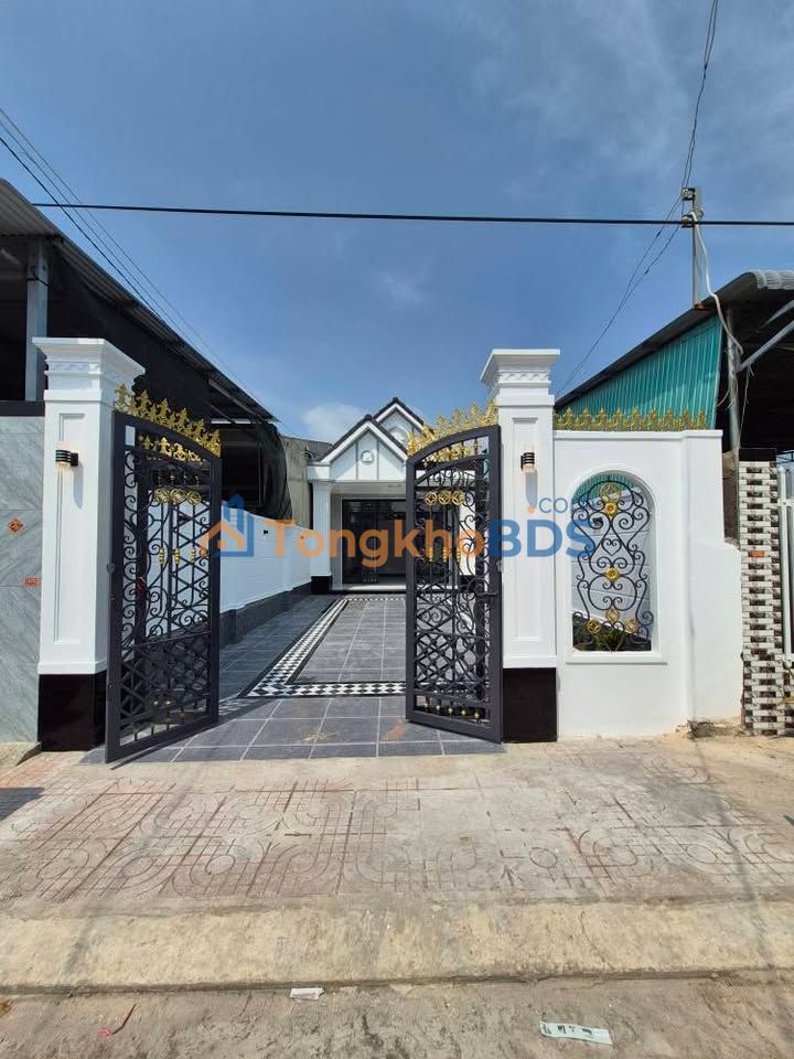 Nhà Mặt Tiền Kinh Doanh Ninh Thạnh, Tây Ninh - 159m² Giá 1.9 Tỷ