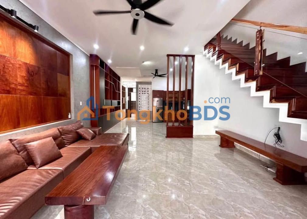 Cho thuê nhà hẻm 184 Đồng Khởi BMT - 2PN, Sân ô tô, Giá 8 triệu