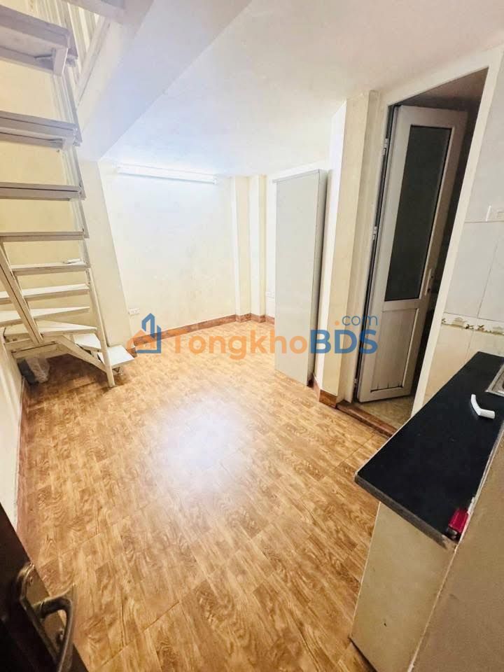 Cho thuê phòng trọ 25m² ngõ 3 Phúc Tân, Hoàn Kiếm - Sẵn ở ngay!