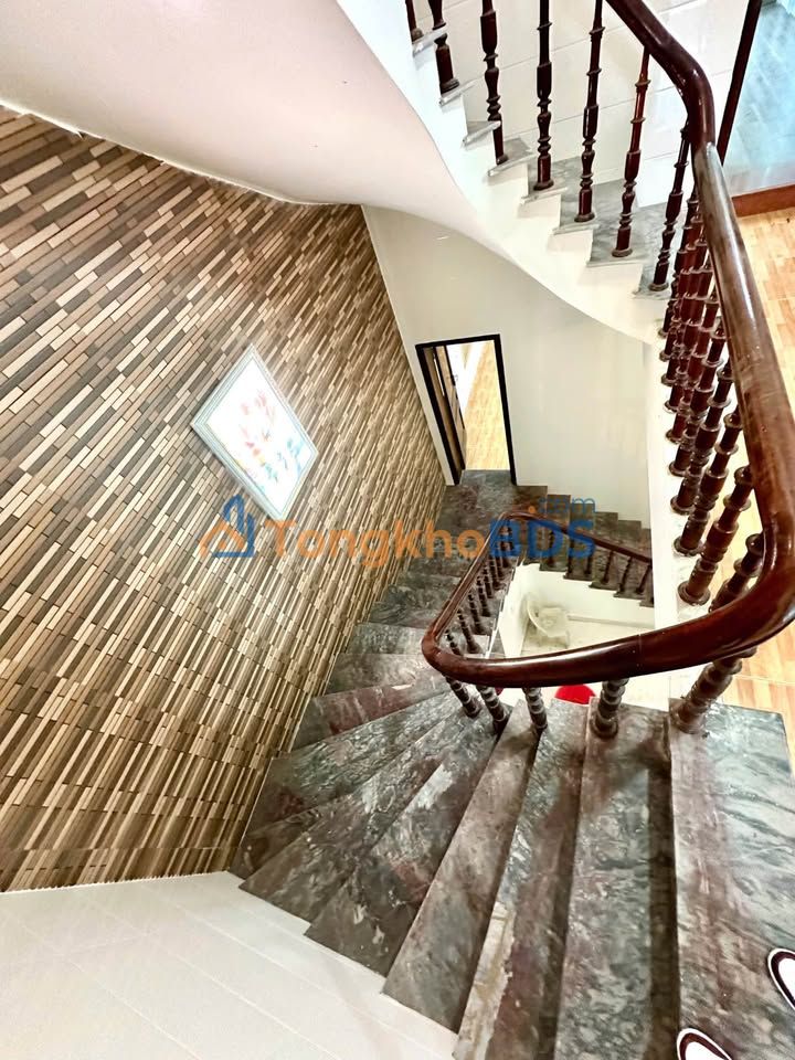 Mặt Tiền Kinh Doanh 2 Tầng Đường Trần Quốc, Vinh 117m² - Giá 9.9 Tỷ